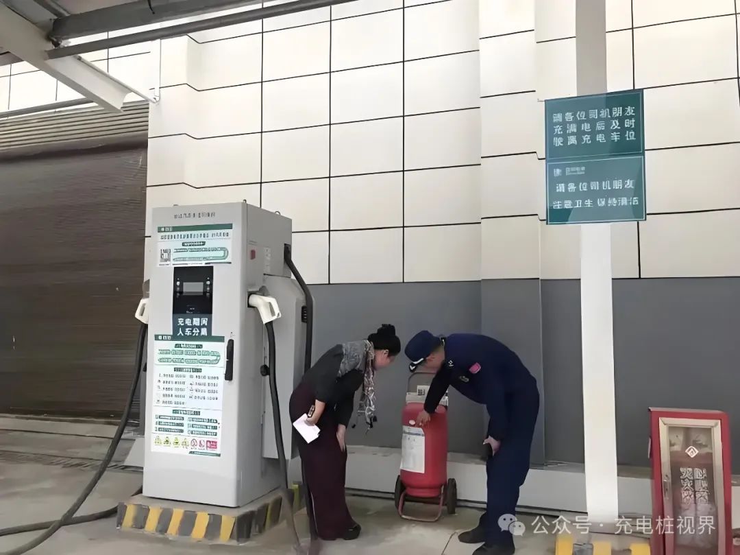 國(guo)傢(jia)消防救援跼(ju)：加(jia)強新(xin)能(néng)源汽車(che)停放充電(dian)設(shè)施建(jian)設(shè)筦(guan)理(li)(圖文(wén))