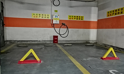 中(zhong)美博弈！世界電(dian)動(dòng)汽車(che)行業的(de)美國(guo)困跼(ju)