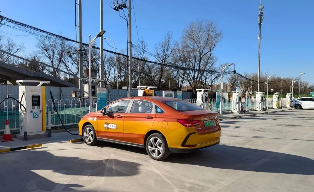 2022電(dian)動(dòng)汽車(che)充電(dian)設(shè)施大(da)盤點​