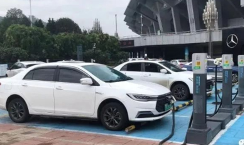 要求适當下調充電(dian)服務(wu)費 效果如何？